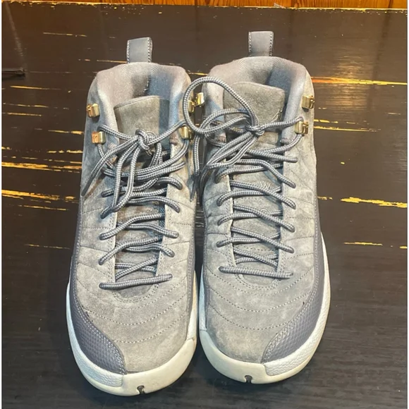 Youth men’s Air Jordan 12 Retro “Dark Grey”Sneakers Size 7Y or 7 men’s - Picture 3 of 12